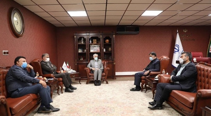 محمد مومنی، عضو هیات مدیره باشگاه استقلال بعد از طرح مسائلی درباره چگونگی دعوت برخی بازیکنان به تیم ملی و دعوت به کمیته اخلاق از خود دفاع کرده است.