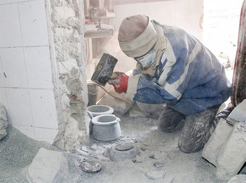 کار سنگ در دل کاغذها کار سنگ در دل کاغذها