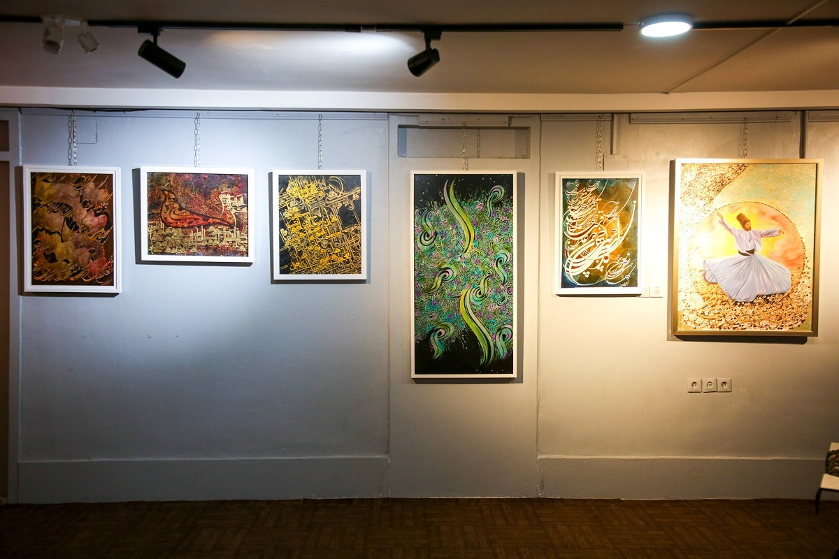 گپ وگفت با ۲ هنرمند بیرجندی در حاشیه برگزاری نمایشگاه مشترک نقاشی خط در مشهد گپ وگفت با ۲ هنرمند بیرجندی در حاشیه برگزاری نمایشگاه مشترک نقاشی خط در مشهد