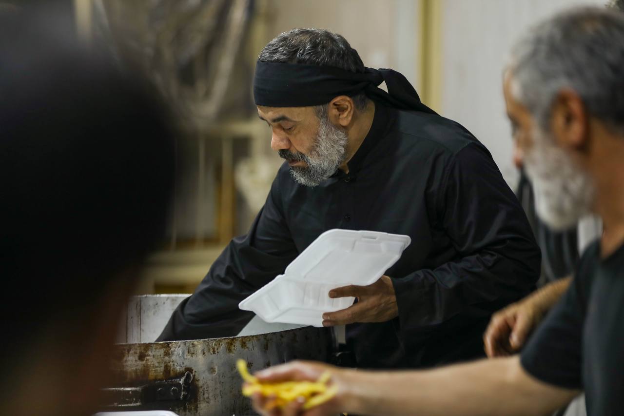 مداحی حاج محمود کریمی در شب چهارم محرم ۱۴۰۱ + دانلود صوت مداحی حاج محمود کریمی در شب چهارم محرم ۱۴۰۱ + دانلود صوت