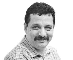 سایه سنگین سیاست بر فرهنگ