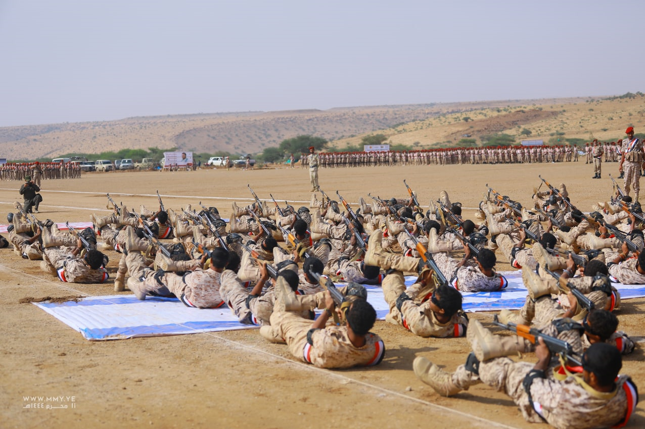 رژه یمنی&zwnj;ها با غنایم ائتلاف سعودی + فیلم و عکس