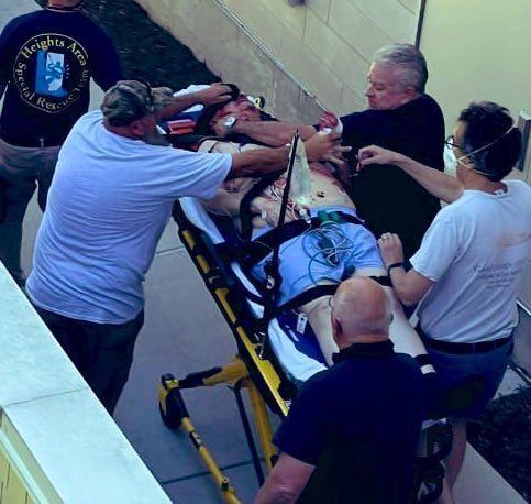 سلمان رشدی در نیویورک چاقو خورد + فیلم و تصاویر سلمان رشدی در نیویورک چاقو خورد + فیلم و تصاویر