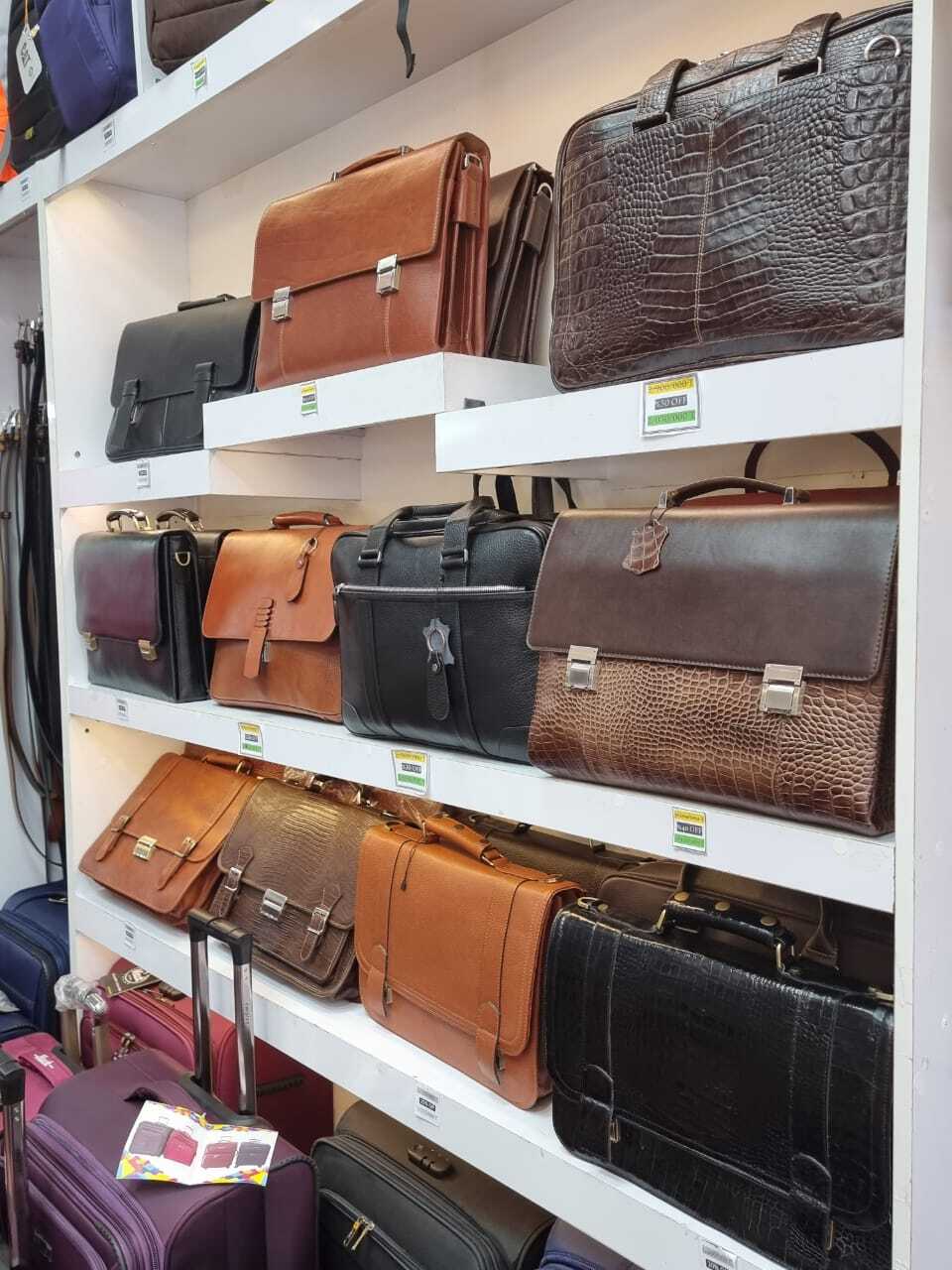 فرهاد چرم ؛ بهترین مرجع خرید چمدان ، کوله پشتی و انواع محصولات چرمی