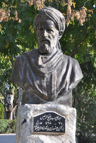 درباره سید میر حسن ارژنگ نژاد، مجسمه‌ساز نامدار مشهدی که یادگارهایش در شهر زنده اند و نفس می‌کشند
