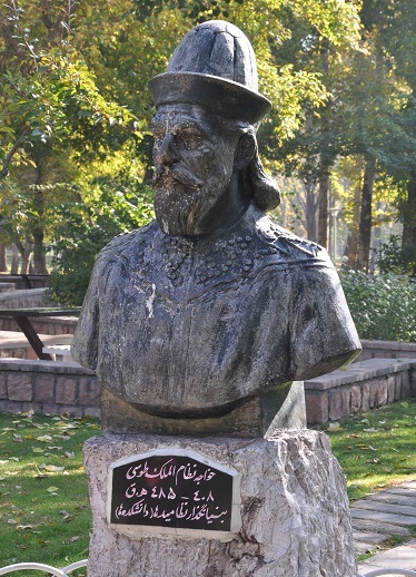 درباره سید میر حسن ارژنگ نژاد، مجسمه‌ساز نامدار مشهدی که یادگارهایش در شهر زنده اند و نفس می‌کشند