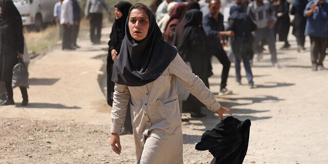 تصویر جدیدی از نوید محمدزاده در فیلم «شب، داخلی، دیوار» + پوستر فیلم تصویر جدیدی از نوید محمدزاده در فیلم «شب، داخلی، دیوار» + پوستر فیلم