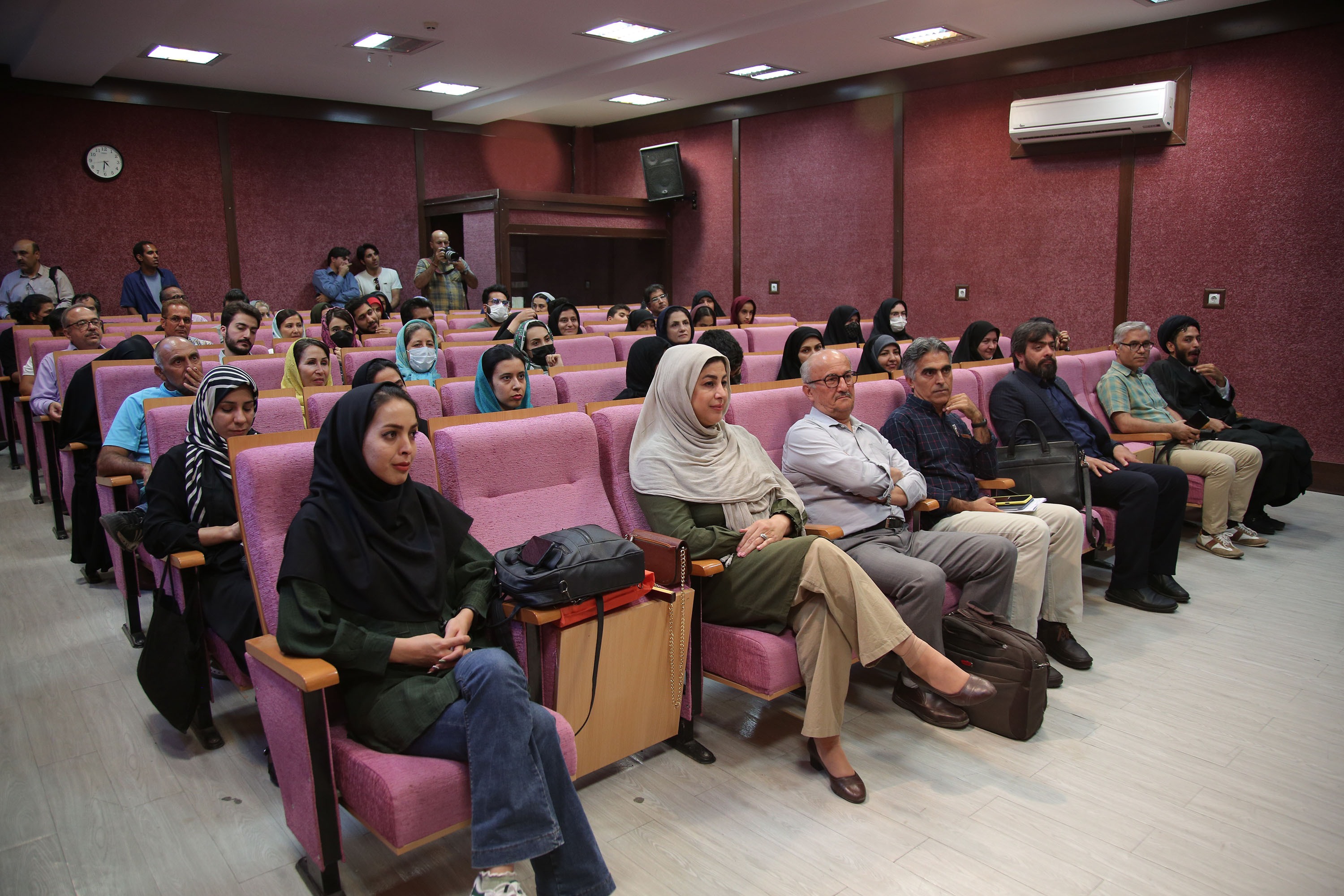 رونمایی از کتاب «دوچرخه فکر میکند به ما دو تا» اثر عباسعلی سپاهی یونسی رونمایی از کتاب «دوچرخه فکر میکند به ما دو تا» اثر عباسعلی سپاهی یونسی