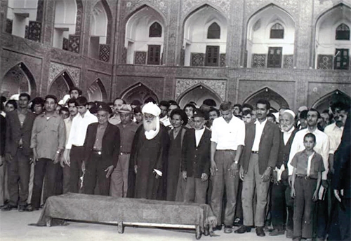 نگارنده این سطور حسین ملک است...