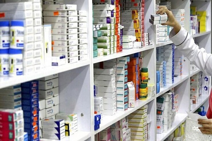 مدیر قرارگاه اصلاح سیاست‌های ارزی دارو سازمان غذا و دارو گفت: برای دارو‌های وارداتی همچنان ارز دولتی تعلق می‌گیرد و برای دارو‌های تولید داخل حذف شده است.