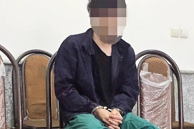 نگهبان سابق موزه‌ای در استان همدان که متهم به سرقت اشیاء تاریخی از موزه بود، با یک کوله‌پشتی پر از اشیای عتیقه در تهران دستگیر شد.