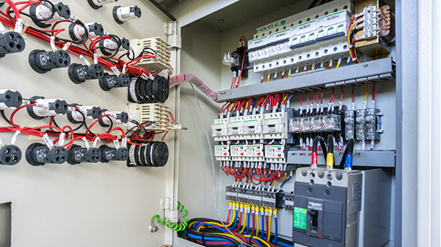 چگونه تابلو برق صنعتی اصل را از تقلبی تشخیص دهیم؟