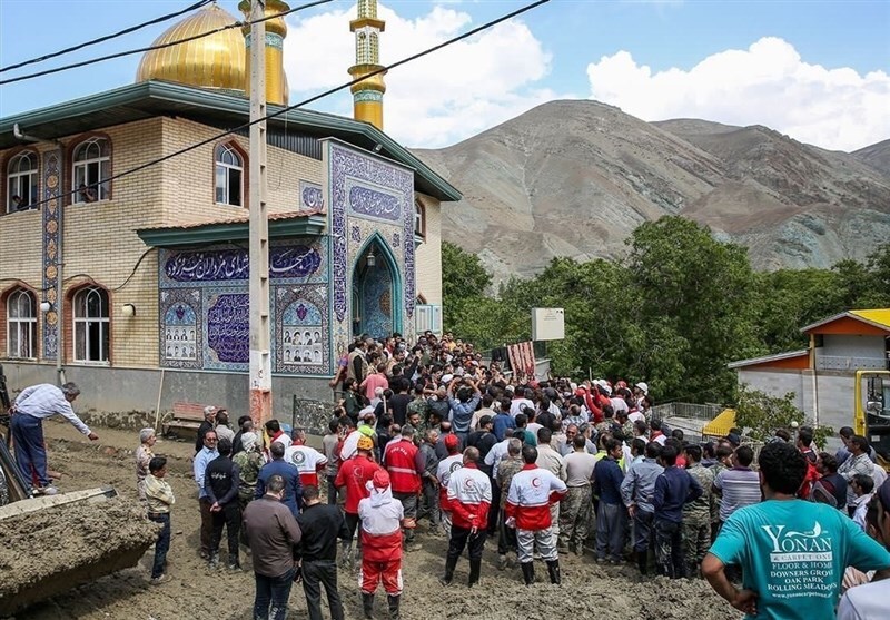 حضور رئیس&zwnj;جمهور در مناطق سیل&zwnj;زده فیروزکوه| دستور فوری رئیسی برای رفع مشکلات سیل&zwnj;زدگان+ عکس و فیلم