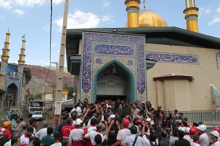 رئیس جمهور تاکید کرد که پس از تکمیل عملیات امداد و نجات و اسکان موقت مردم، تسریع در سامان دادن منازل آسیب‌دیده از سیل اهمیت بالایی دارد.