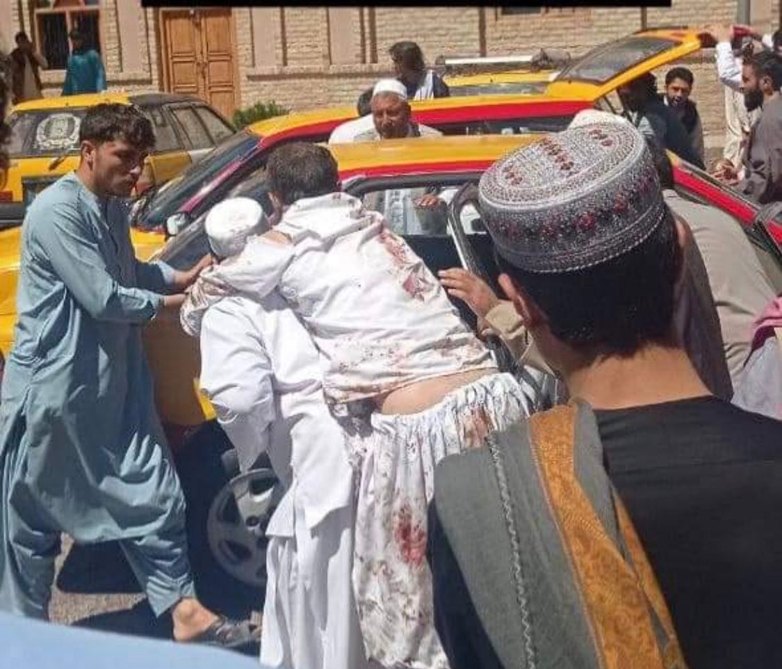 وقوع انفجار در مسجد جامع هرات| خطیب نماز جمعه به شهادت رسید وقوع انفجار در مسجد جامع هرات| خطیب نماز جمعه به شهادت رسید