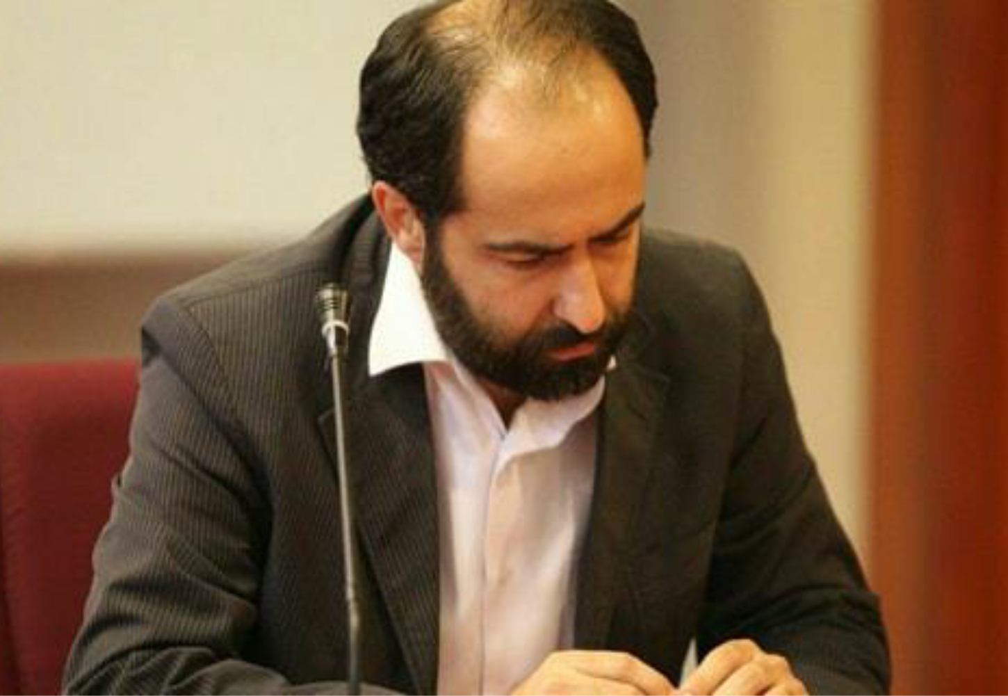 اهمیت رجوع به متن اصلی در فلسفه در گفتوگو با استاد دانشگاه شهید بهشتی اهمیت رجوع به متن اصلی در فلسفه در گفتوگو با استاد دانشگاه شهید بهشتی