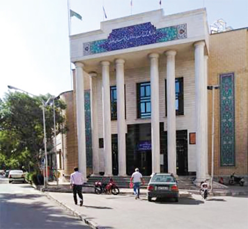 یک قرن تاریخ روی پرده جادو یک قرن تاریخ روی پرده جادو