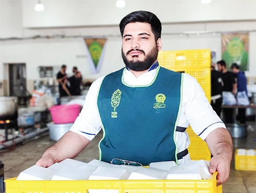 خدمت به مهمانان سرزمین کربلا خدمت به مهمانان سرزمین کربلا