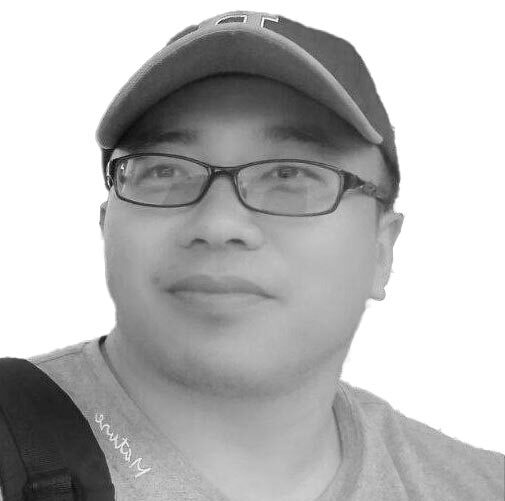 در روز شعر و ادب فارسی همراه با دو دانشجوی خارجی و کسی که از هوافضا به ادبیات تغییر رشته داده است