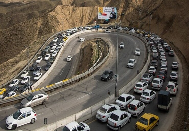 سازمان راهداری و حمل‌ونقل جاده‌ای از ترافیک سنگین در جاده چالوس و تردد روان در محور هراز، فیروزکوه و آزادراه تهران-شمال خبر داد.