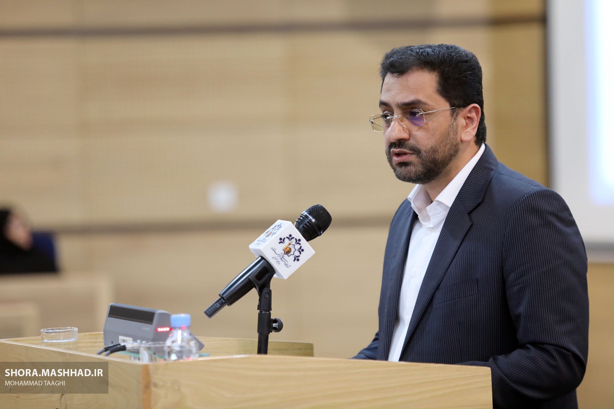 شهردار مشهد برنامه میان مدت ششم شهر مشهد را به شورای اسلامی شهر تقدیم کرد شهردار مشهد برنامه میان مدت ششم شهر مشهد را به شورای اسلامی شهر تقدیم کرد