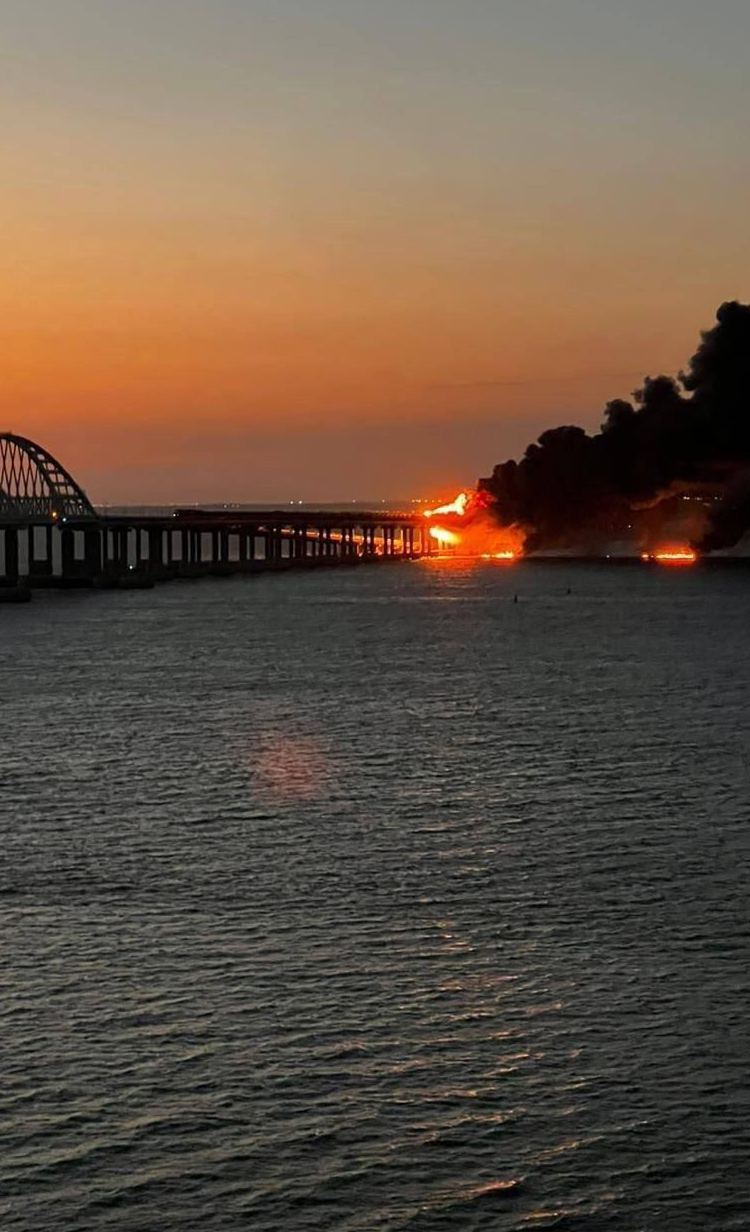 پل کریمه آتش گرفت+ فیلم و جزئیات