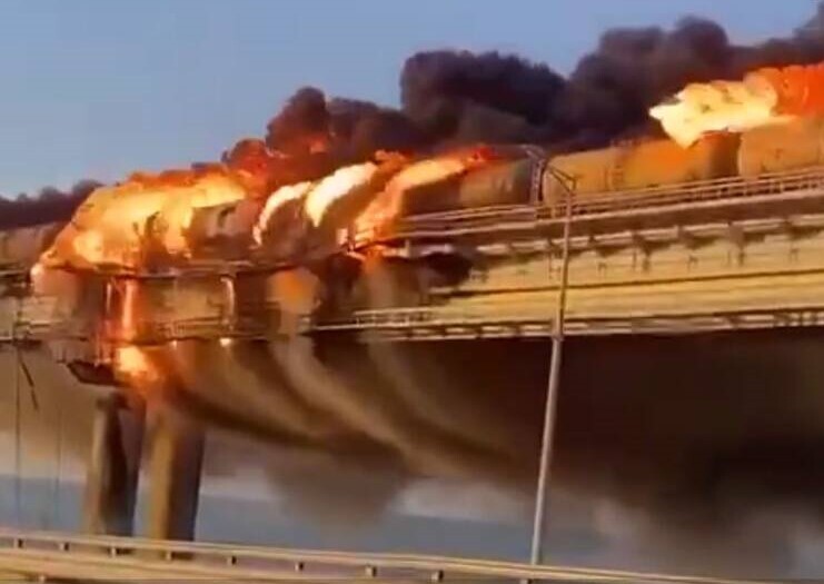 پل کریمه آتش گرفت+ فیلم و جزئیات پل کریمه آتش گرفت+ فیلم و جزئیات