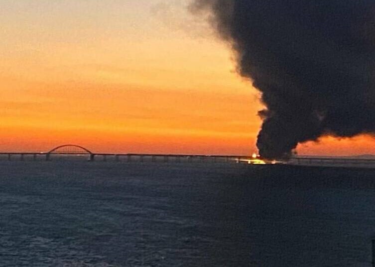 پل کریمه آتش گرفت+ فیلم و جزئیات پل کریمه آتش گرفت+ فیلم و جزئیات