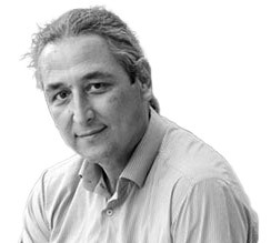 هنرمندان تئاتر مشهد درباره چالش های برگزاری جشنواره تئاتر استان توضیح می دهند