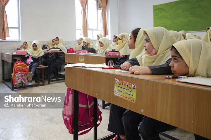 با گذشت ۲ هفته از بازگشایی مدارس، هنوز برخی دانش آموزان معلم ندارند