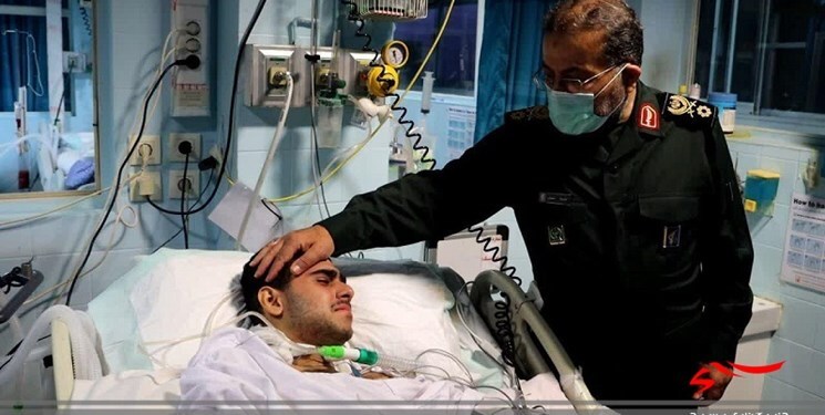 هدیه رهبر انقلاب به بسیجی آسیبدیده در اغتشاشات اخیر + تصاویر هدیه رهبر انقلاب به بسیجی آسیبدیده در اغتشاشات اخیر + تصاویر