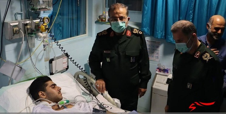 هدیه رهبر انقلاب به بسیجی آسیبدیده در اغتشاشات اخیر + تصاویر هدیه رهبر انقلاب به بسیجی آسیبدیده در اغتشاشات اخیر + تصاویر