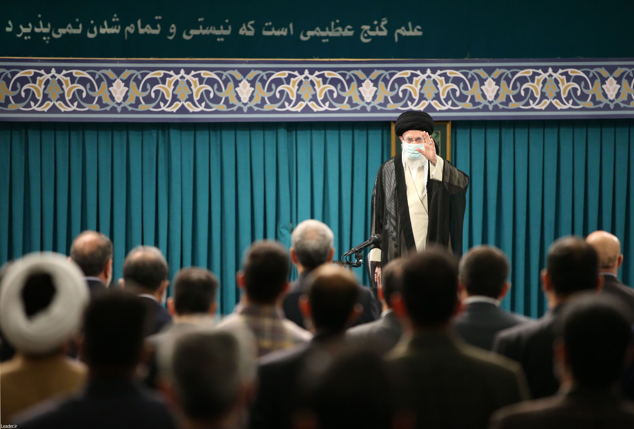 رهبر انقلاب: دانشگاه جلوی سلطه دشمن را می‌گیرد| جوانان نخبه هر کجا که باشند، امید خلق می‌کنند