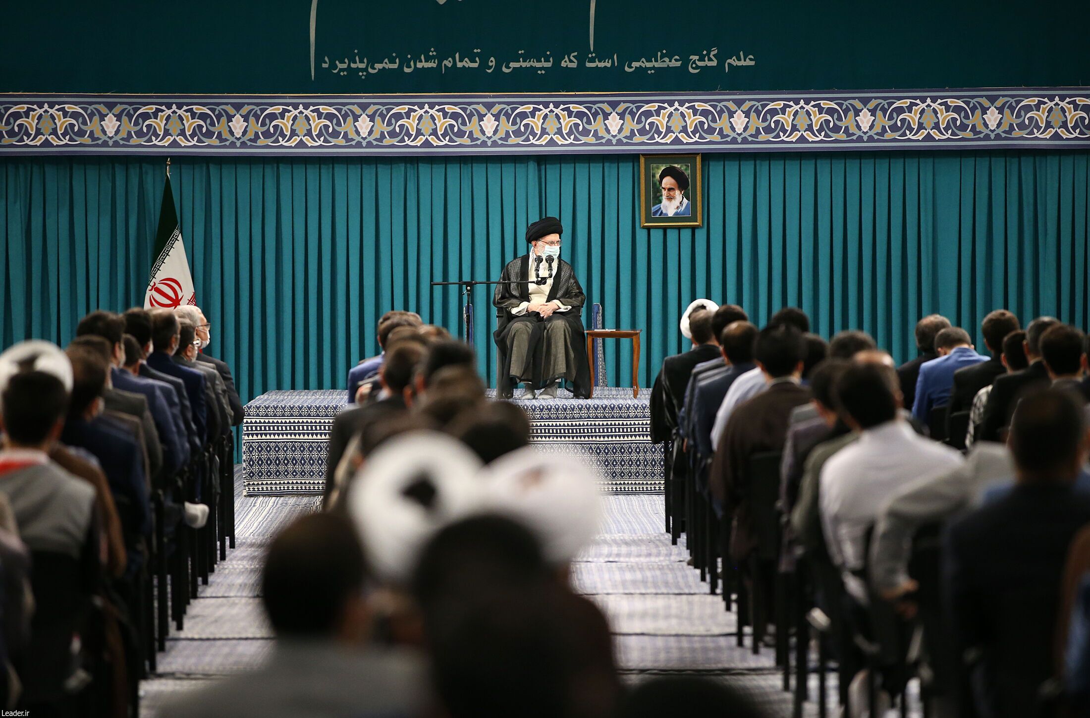 رهبر انقلاب: دانشگاه جلوی سلطه دشمن را می‌گیرد| جوانان نخبه هر کجا که باشند، امید خلق می‌کنند
