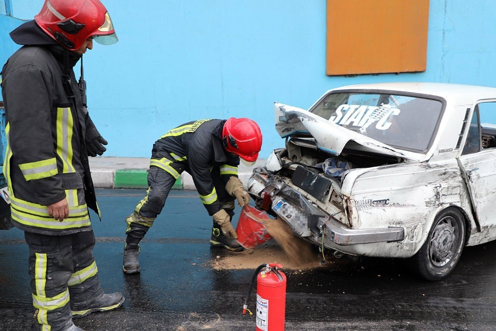 تصادف زنجیره ای زیر پل میدان جهاد مشهد + تصاویر