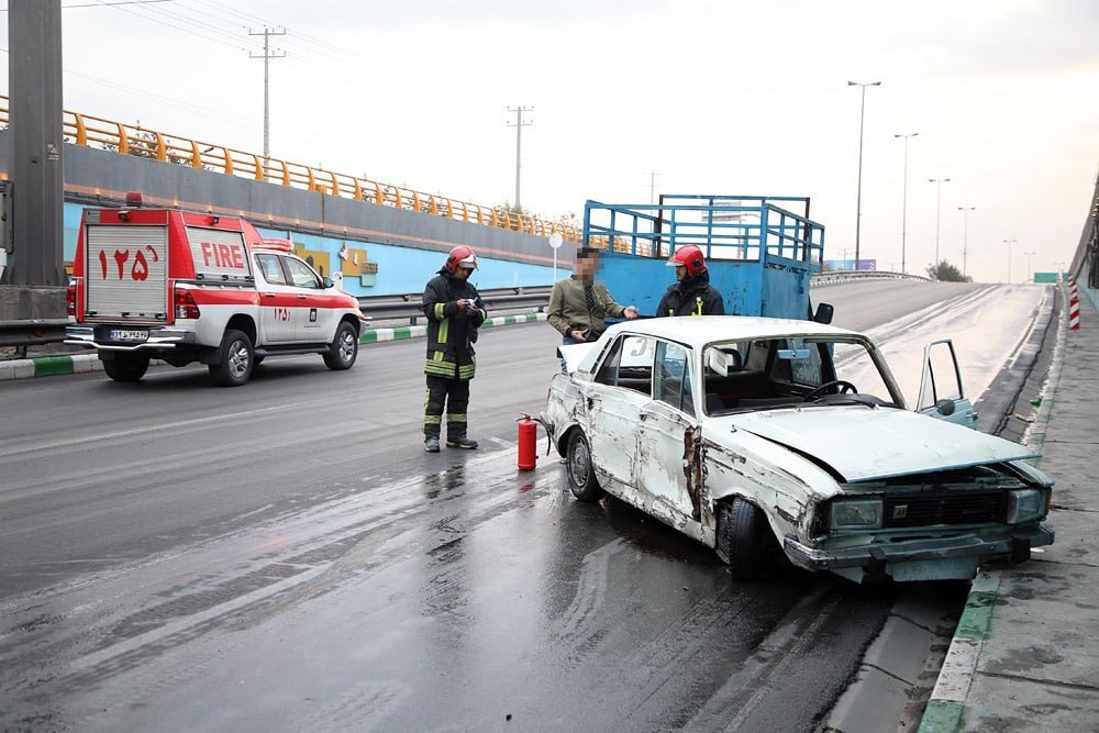 تصادف زنجیره ای زیر پل میدان جهاد مشهد + تصاویر