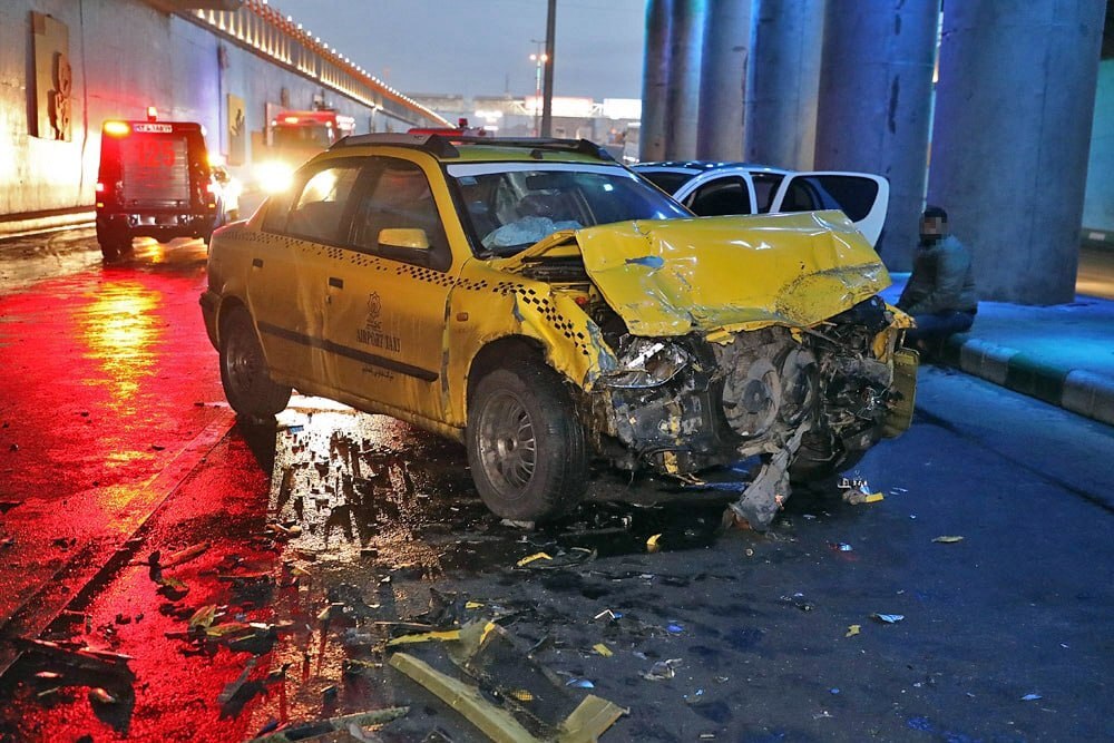 تصادف زنجیره ای زیر پل میدان جهاد مشهد + تصاویر