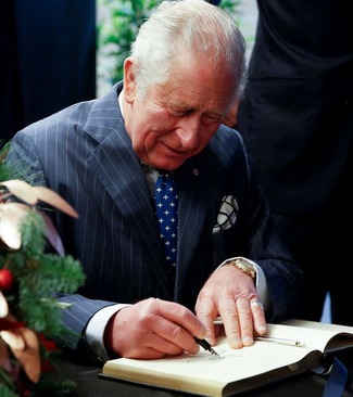 پادشاه جدید انگلیس، ۸ عادت و علاقه عجیب و جالب دارد