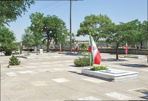 خاک خونین&zwnj;کفنان