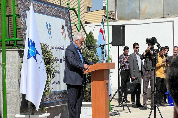 رئیس دانشگاه آزاد اسلامی کشور: در کشور باید به سمت تربیت اجتماعی مناسب برویم
