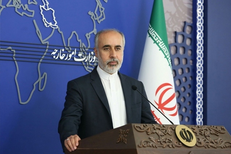 سخنگوی وزارت امور خارجه جمهوری اسلامی ایران امروز (پنجشنبه) در صفحه اینستاگرامش نوشت: این روزها کسانی ادعای «هواداری» و غمخواری مردم ایران را دارند و شعار «زندگی» و «حقوق بشر» سر می‌دهند که سال‌هاست با سیاست «فشار حداکثری» و «تحریم‌های ویرانگر و فلج کننده» می‌خواهند مردم ایران را به استیصال کشانده و وادار به تسلیم در برابر خواسته‌های زورگویانه خود کنند.