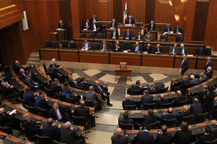 نشست پارلمان لبنان برای انتخاب رئیس‌جمهور این کشور، امروز (پنجشنبه) برگزار شد، اما هیچ نامزدی نتوانست دوسوم آراء را کسب کند.