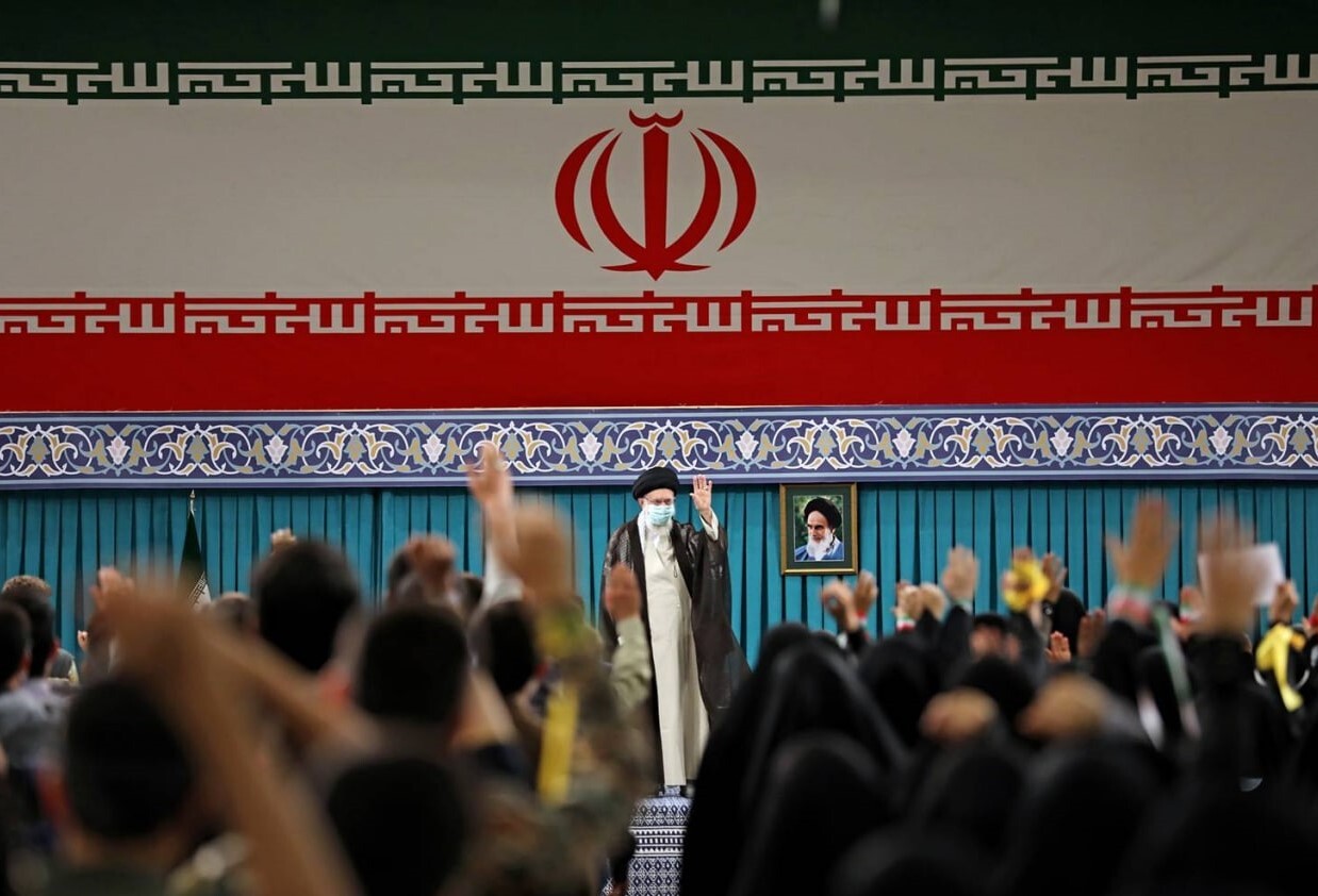 دیدار جمعی از دانشآموزان سراسر کشور با رهبر انقلاب دیدار جمعی از دانشآموزان سراسر کشور با رهبر انقلاب