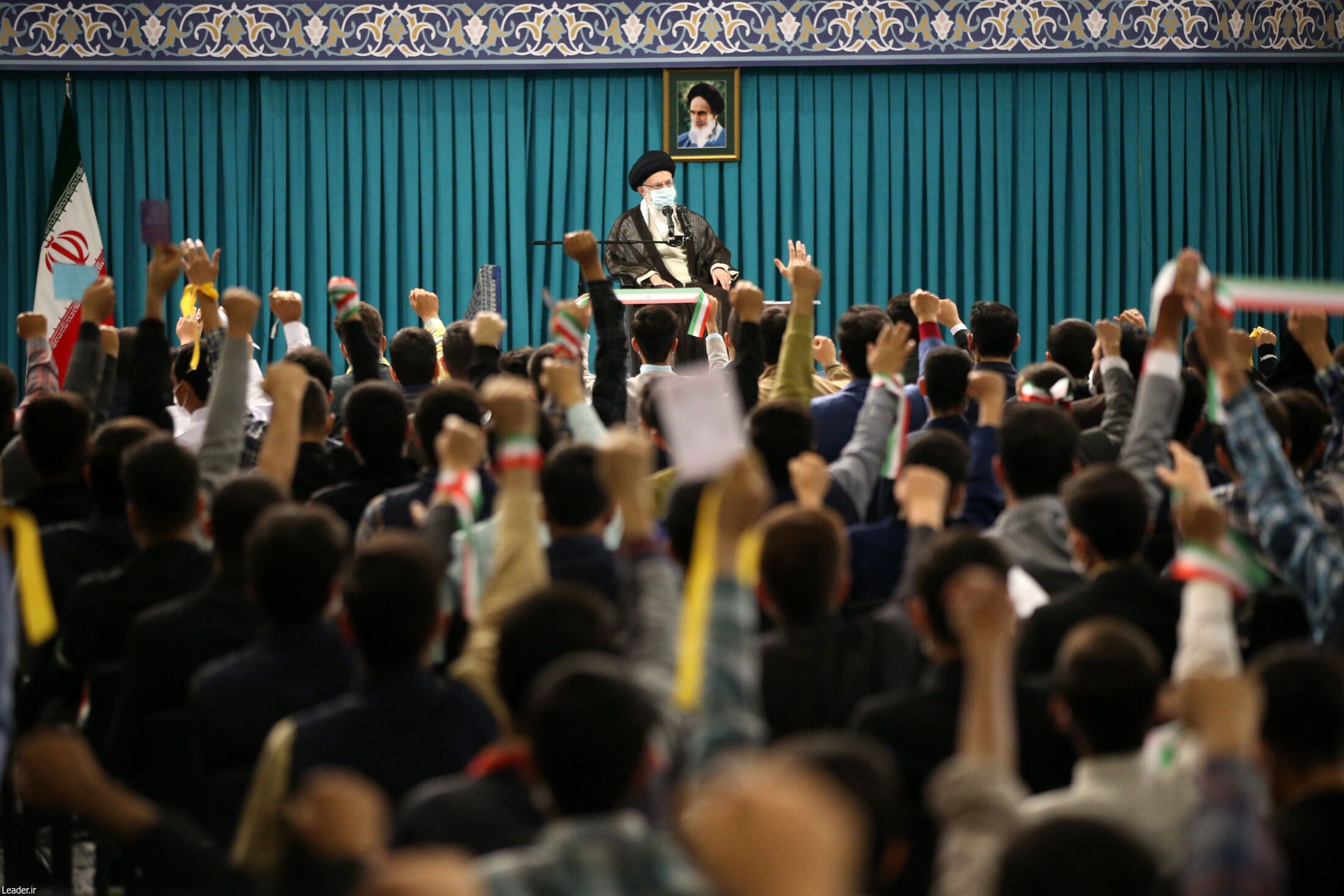 رهبر انقلاب: اتفاقات اخیر جنگ ترکیبی بود نه صرفاً اغتشاش خیابانی| هرگز شهادت شهید سلیمانی را فراموش نخواهیم کرد+ فیلم و عکس رهبر انقلاب: اتفاقات اخیر جنگ ترکیبی بود نه صرفاً اغتشاش خیابانی| هرگز شهادت شهید سلیمانی را فراموش نخواهیم کرد+ فیلم و عکس