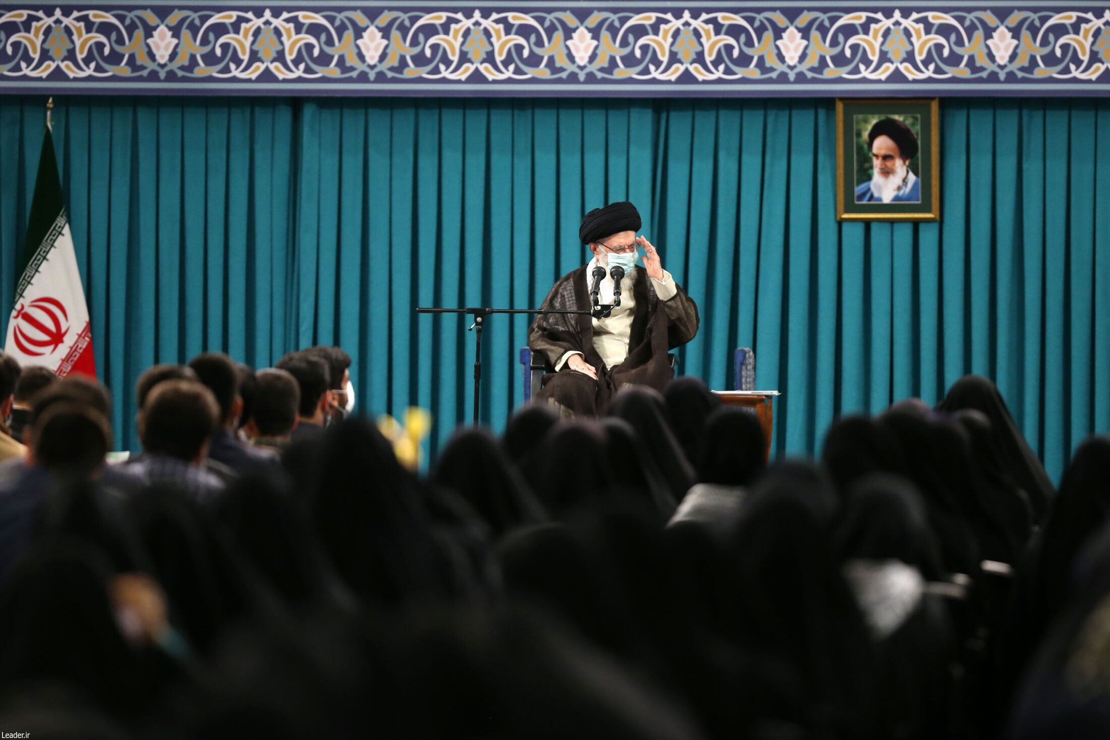 رهبر انقلاب: اتفاقات اخیر جنگ ترکیبی بود نه صرفاً اغتشاش خیابانی| هرگز شهادت شهید سلیمانی را فراموش نخواهیم کرد+ فیلم و عکس رهبر انقلاب: اتفاقات اخیر جنگ ترکیبی بود نه صرفاً اغتشاش خیابانی| هرگز شهادت شهید سلیمانی را فراموش نخواهیم کرد+ فیلم و عکس