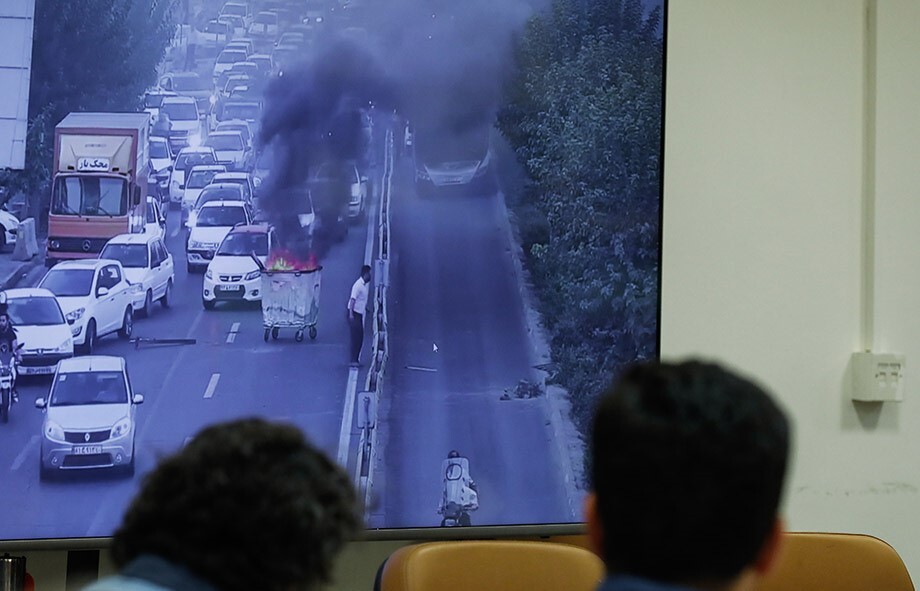 دادگاه رسیدگی به اتهامات اغتشاشگران اتوبان اشرفی‌اصفهانی تهران| متهم: فیلم اغتشاشات را به خارج کشور ارسال‌ می‌کردم