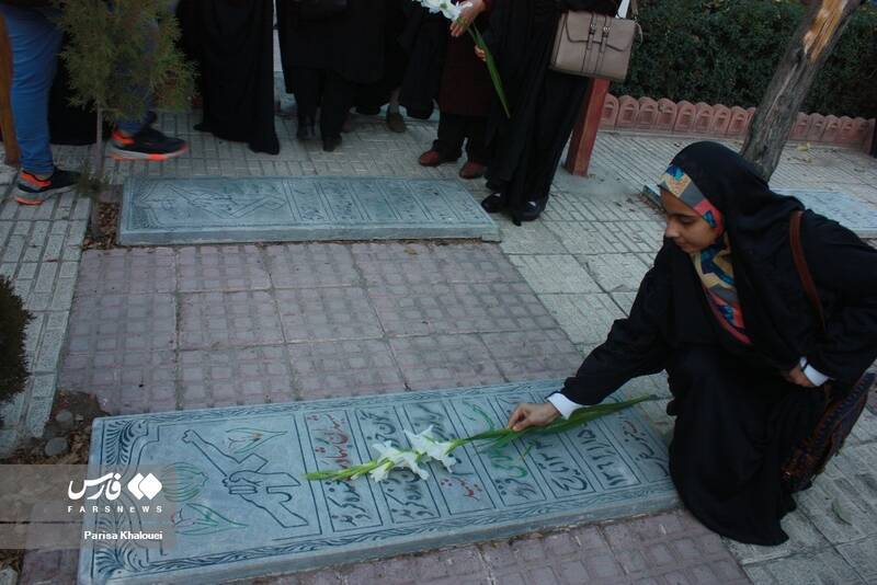 عاملان هتک حرمت به گلزار شهدای اراک دستگیر شدند + فیلم عاملان هتک حرمت به گلزار شهدای اراک دستگیر شدند + فیلم