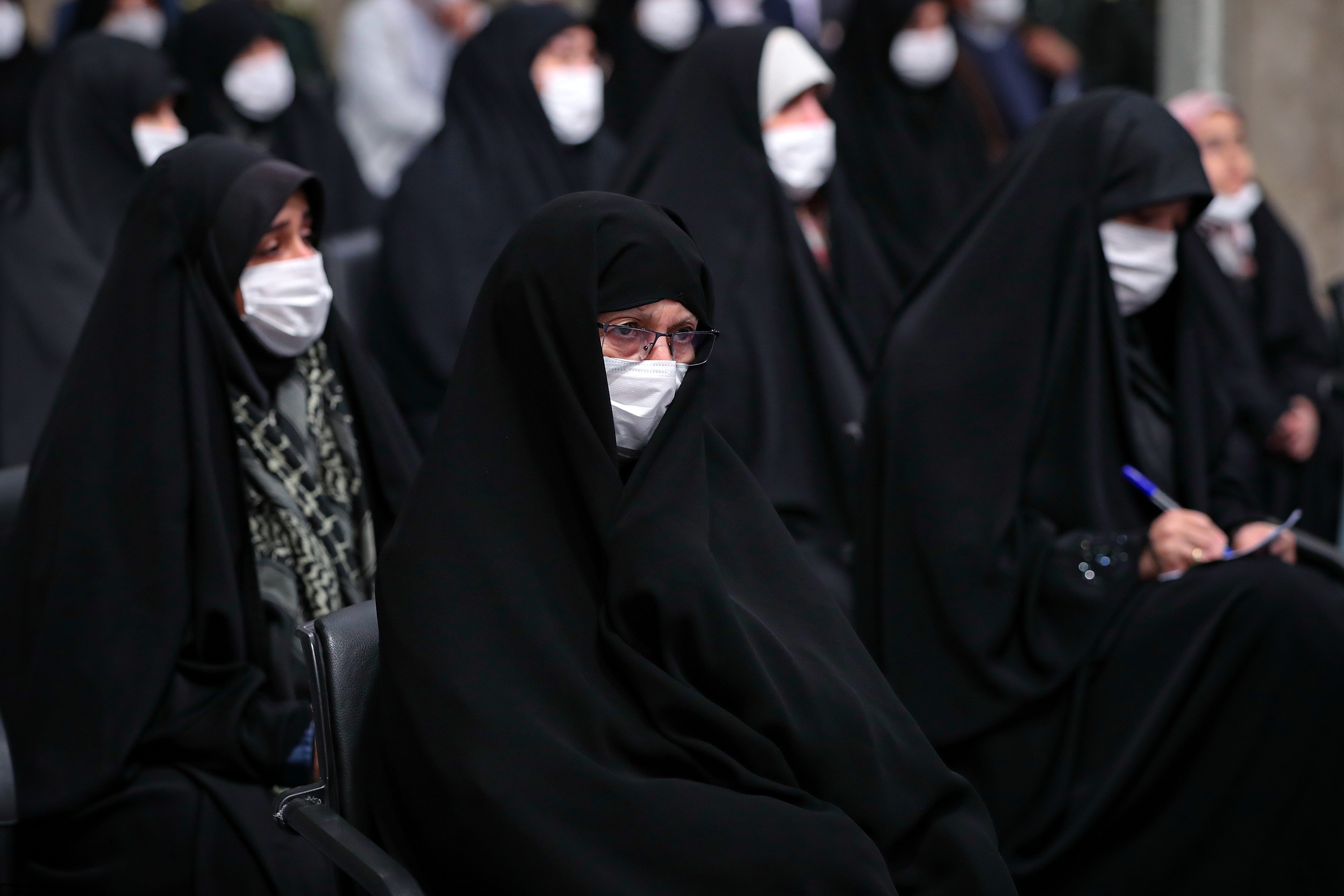 رهبر انقلاب: با زبان هنر یاد و پیام شهیدان را بیان کنید| شهیدِ امنیت جان خود را برای آسایش مردم فدا میکند+ فیلم و عکس رهبر انقلاب: با زبان هنر یاد و پیام شهیدان را بیان کنید| شهیدِ امنیت جان خود را برای آسایش مردم فدا میکند+ فیلم و عکس