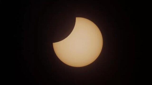 آخرین خورشید گرفتگی سال ۲۰۲۲ در سراسر جهان چگونه گذشت؟ + تصاویر آخرین خورشید گرفتگی سال ۲۰۲۲ در سراسر جهان چگونه گذشت؟ + تصاویر