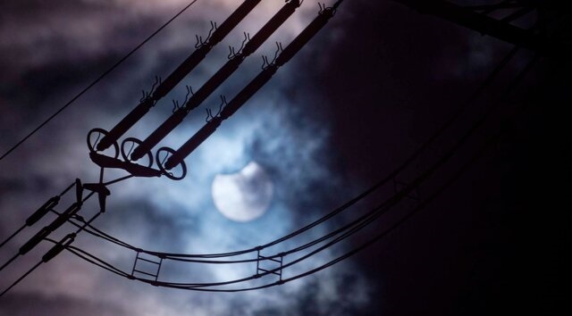 آخرین خورشید گرفتگی سال ۲۰۲۲ در سراسر جهان چگونه گذشت؟ + تصاویر آخرین خورشید گرفتگی سال ۲۰۲۲ در سراسر جهان چگونه گذشت؟ + تصاویر